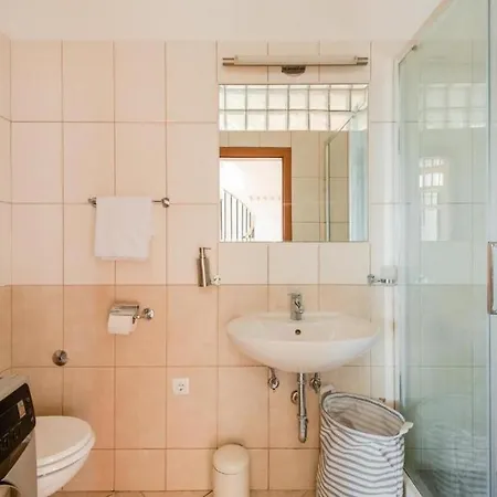 Apartment Family Friendly With A Swimming Pool Marusici, Omis - 21377 Marusici (Split-Dalmatia)