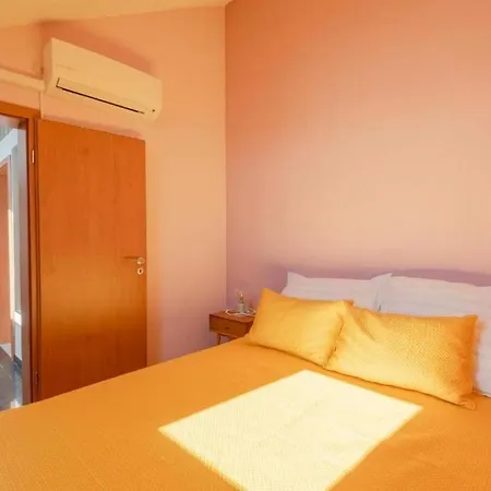 Apartment Family Friendly With A Swimming Pool Marusici, Omis - 21377 Marusici (Split-Dalmatia)